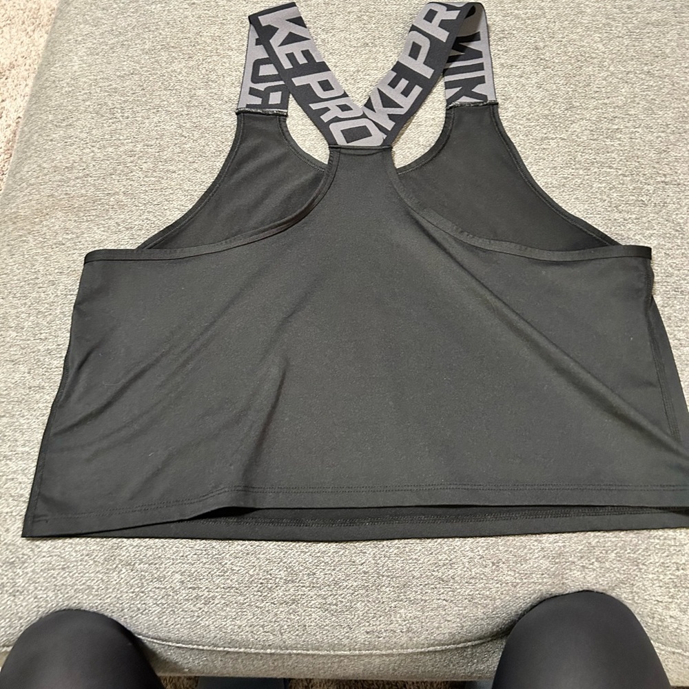 Nike Pro cropped tank top size M